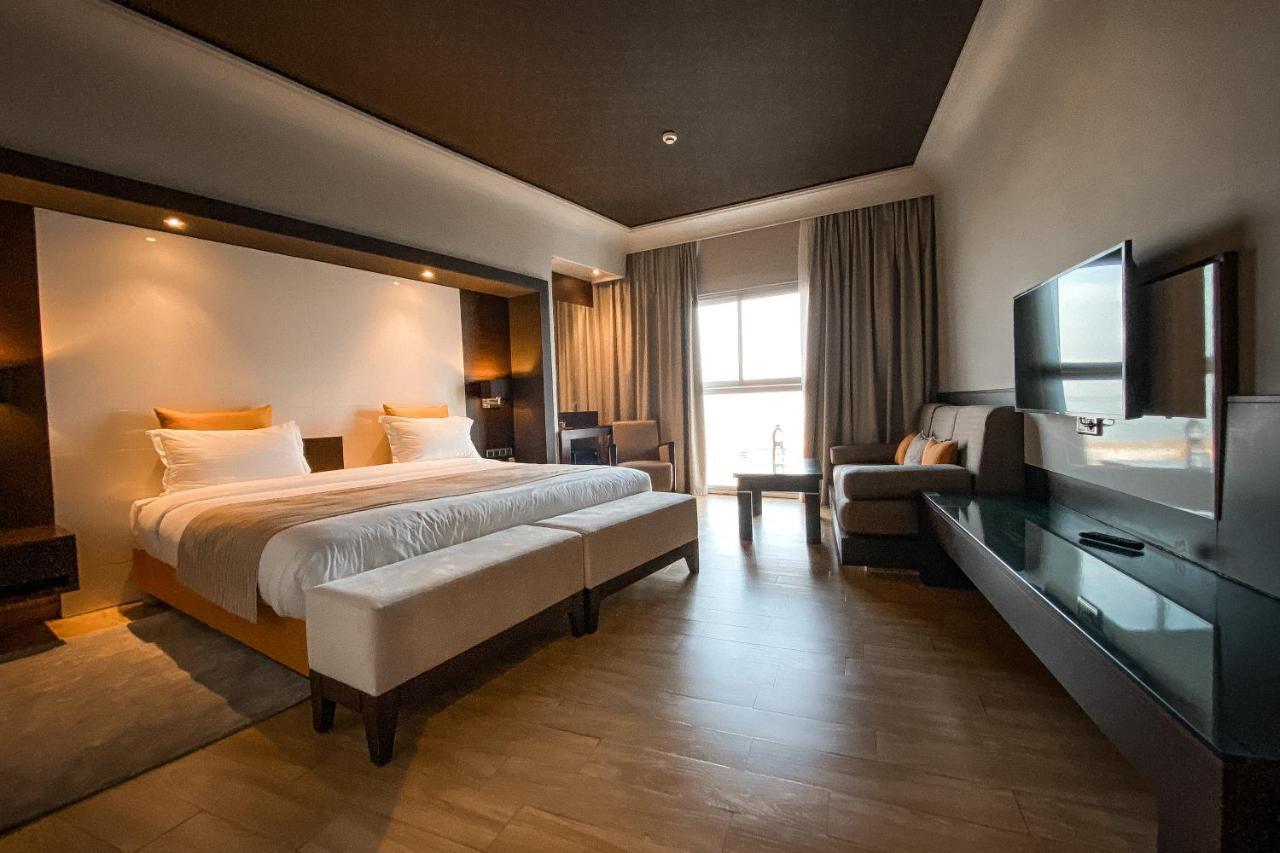 Dwo Mira Palace 4*